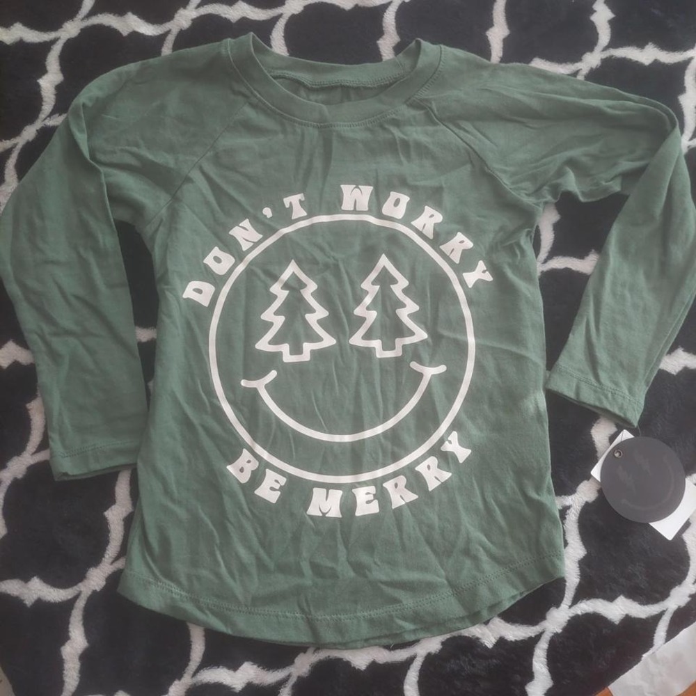 NWT Tiny Whales‎ kids holiday tee size 5